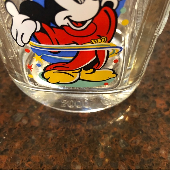 McDonald’s Walt Disney World Commemorate Millennium Year Glass Tumbler - Picture 7 of 9